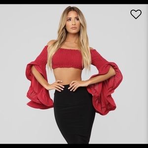 Romey ruffle top in burgundy